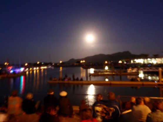 Life music under the moon light