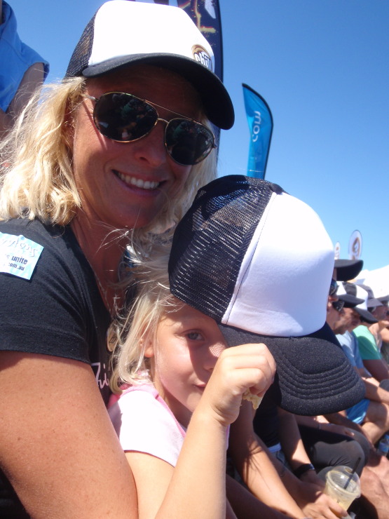 margretcompgigisienna surf groupies