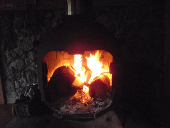 thecovehouse2fireplace